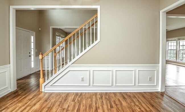 Building Photo - 2630 Myrtlewood Ln NW