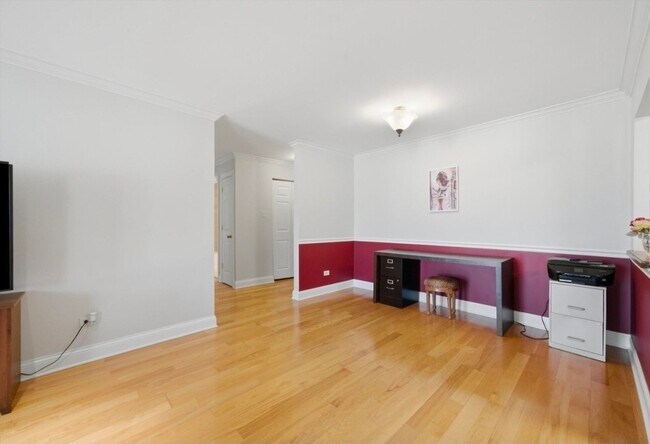 Photo - 670 Marilyn Ave (Glendale Heights, IL) Apartment