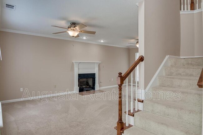 Foto del edificio - 766 Laurel Springs Ct