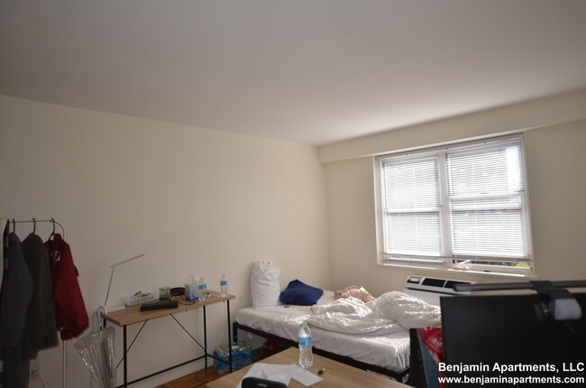 Building Photo - 219 Freeman St