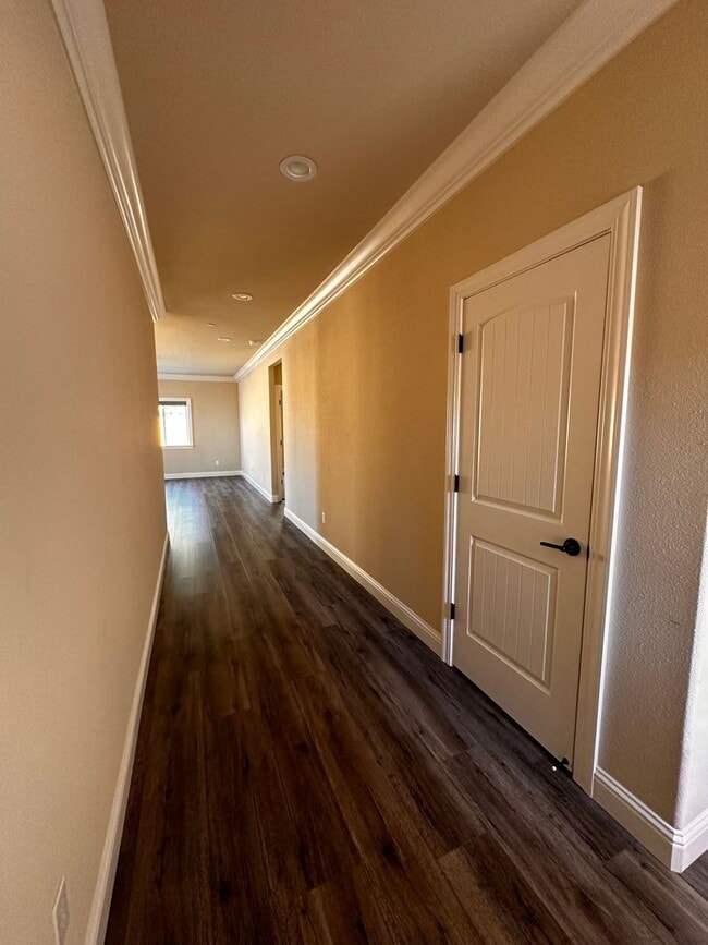 Building Photo - 3 BED 2 BATH HOME IN SHASTA LAKE