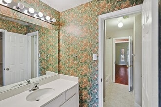 Building Photo - 1423 Meadow Lakes Dr