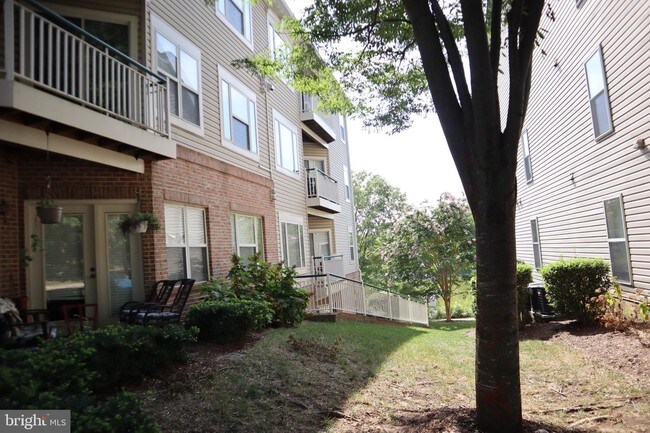 Building Photo - 6575 Grange Ln