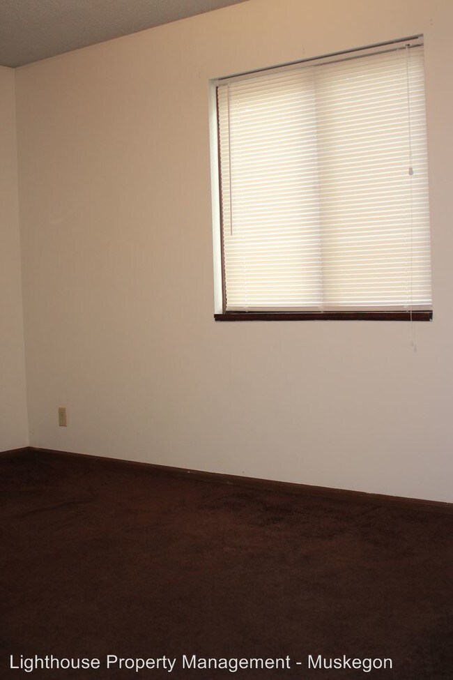 Building Photo - 1253 Witham Rd