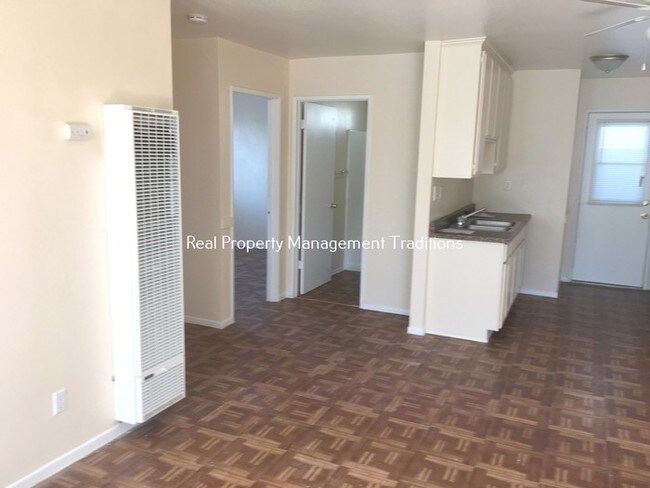 Foto del edificio - 2 bed, 1 bath - Kern County Section 8 OK