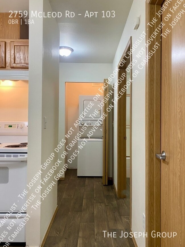 Building Photo - 2759 McLeod Rd