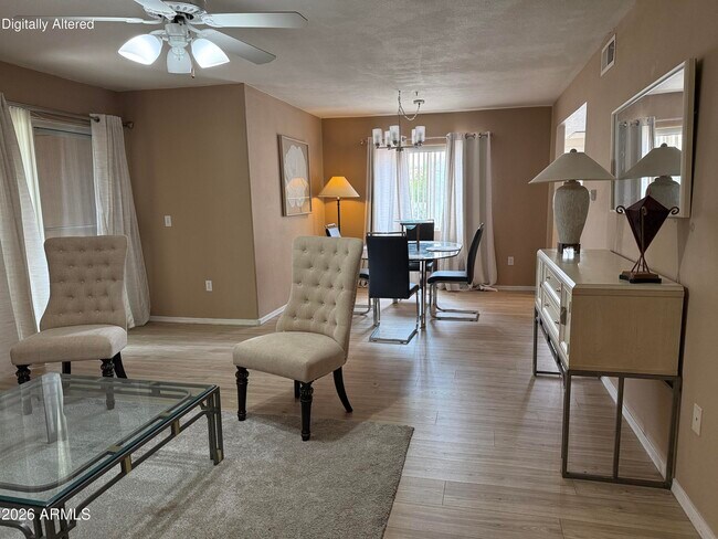 Foto del edificio - 9745 N 95th St