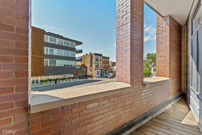 Building Photo - 1745 N Clybourn Ave