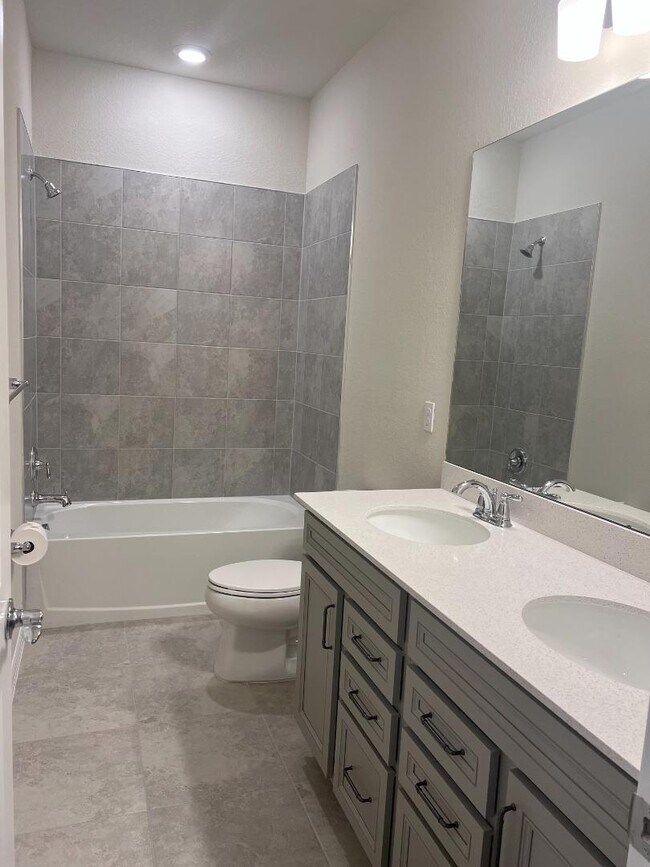 Building Photo - 2280 Appleton Cir S