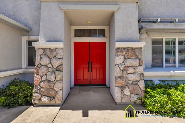 Foto del edificio - Luxury 5-BR Home Rental in Elk Grove