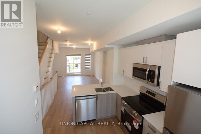 Building Photo - 25 Case Ootes Dr