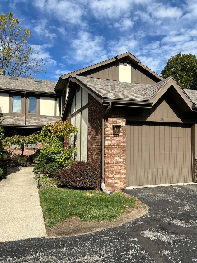 Foto principal - 1174 Hidden Ridge Rd