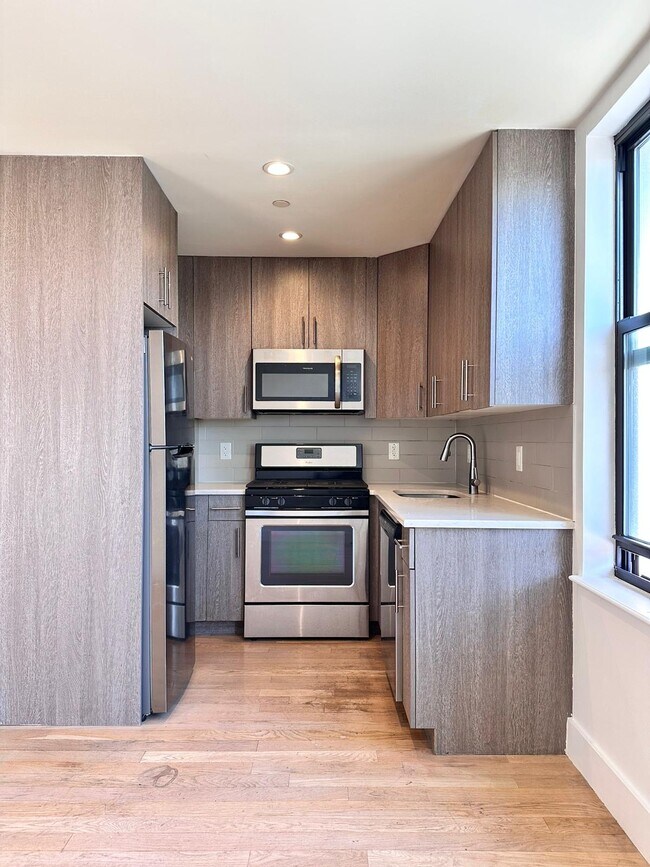 Foto del edificio - 951 Madison St