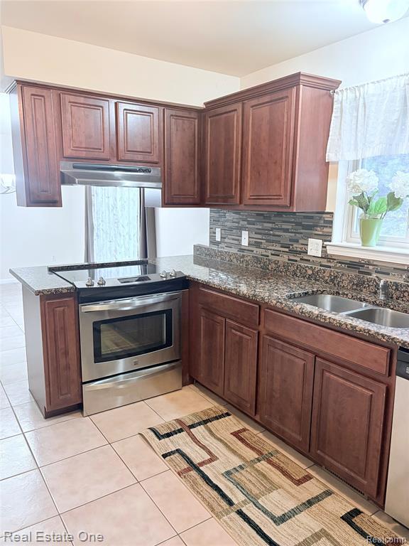 Building Photo - 6178 Elarz Dr