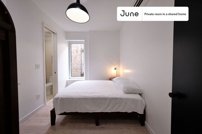 Private bedroom in 4 bed/4 bath Home - Private bedroom in 4 bed/4 bath Home