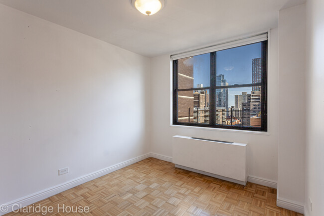 Interior Photo - Claridge House