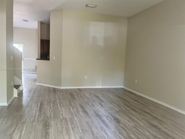 Foto del edificio - 2363 SE 16th Pl
