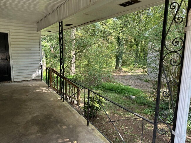 Building Photo - Located 2 miles off I-85! Closing to shopp...