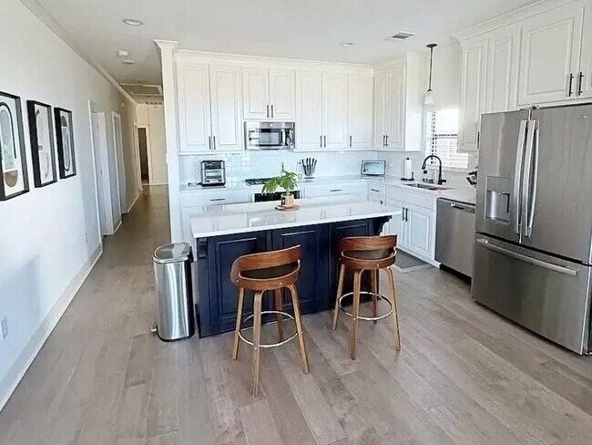 Foto del edificio - 3 Bedroom House in Central School District