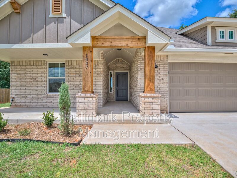 Foto principal - 1007 Magnolia Dr