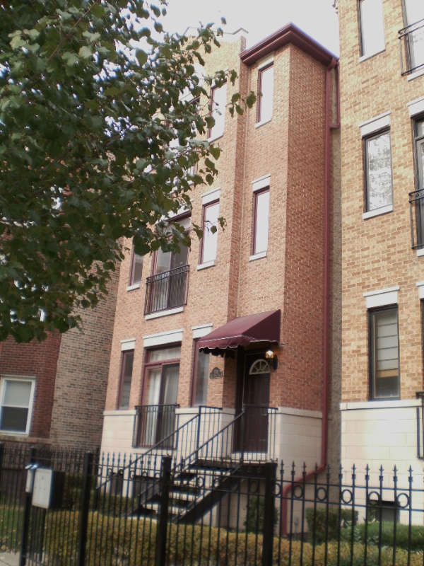 Building Photo - 1538 E 65th Pl