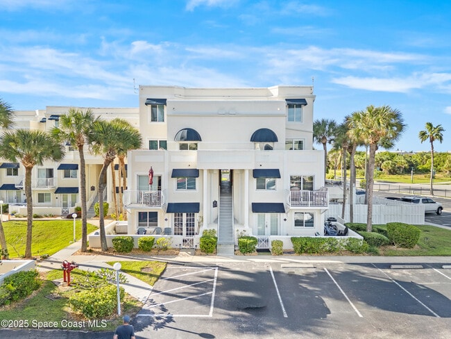Building Photo - 8600 Ridgewood Ave