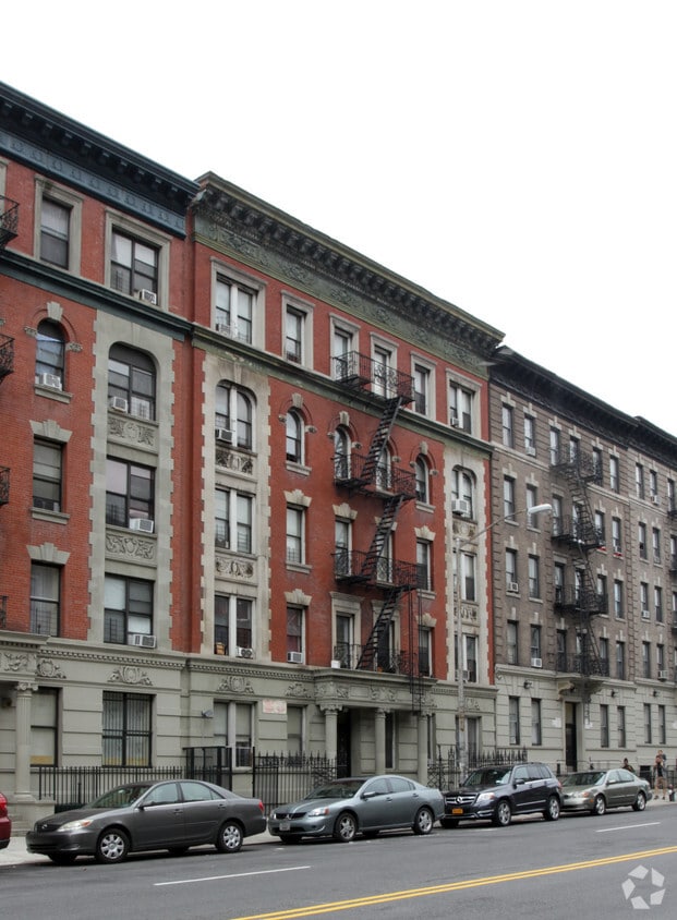 Building Photo - 621 W 135th St