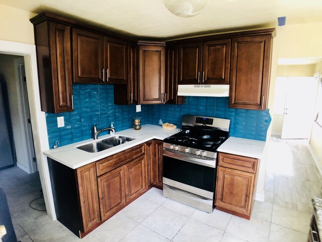 Foto del edificio - 1519 Rollins Dr