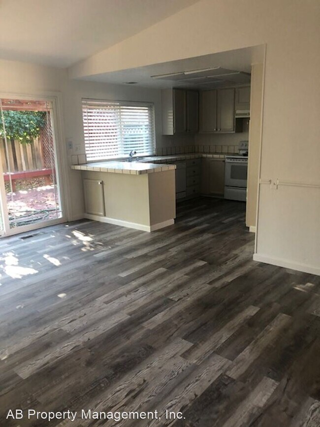 Foto del edificio - 4 br, 2 bath House - 4820 Smith Gate Court