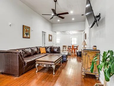 Foto del edificio - 516 E 6th St