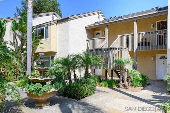 Building Photo - 8529 Villa La Jolla Dr