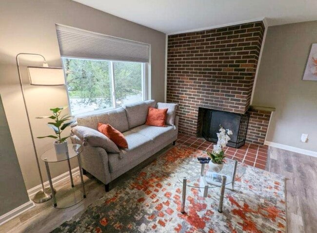Foto del edificio - 4303 Delridge Dr