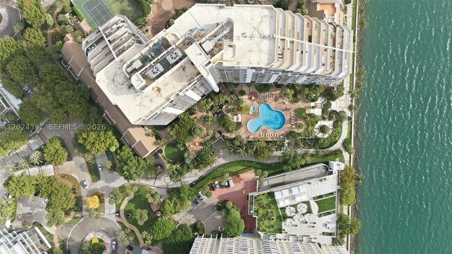 Foto del edificio - 520 Brickell Key Dr