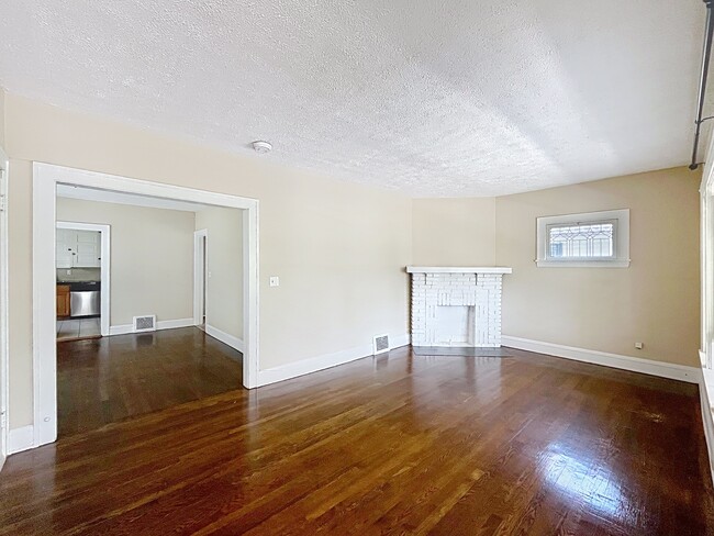 Building Photo - 2683 Hampshire Rd