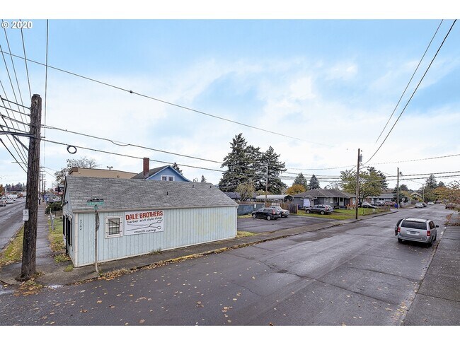 Building Photo - 5762 Southeast 82nd Avenue