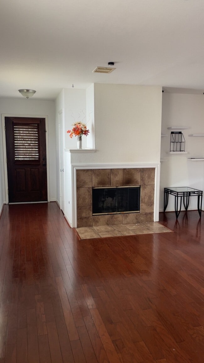 Building Photo - 2927 Valiant Scene Ct