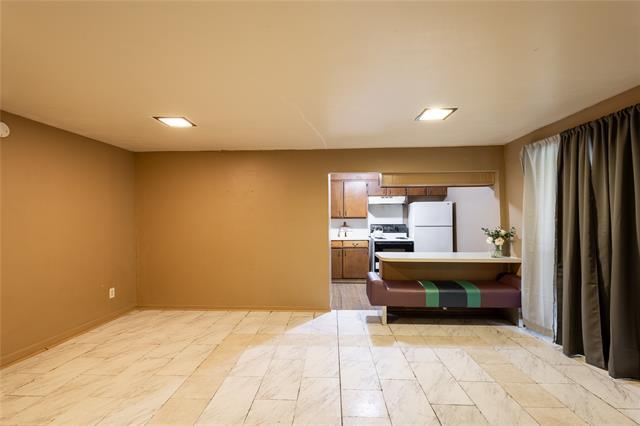 Building Photo - 2616 Primrose Ave