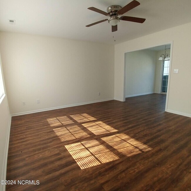 13 Pirates Cove Dr, Swansboro, NC 28584 Townhome Rentals in Swansboro