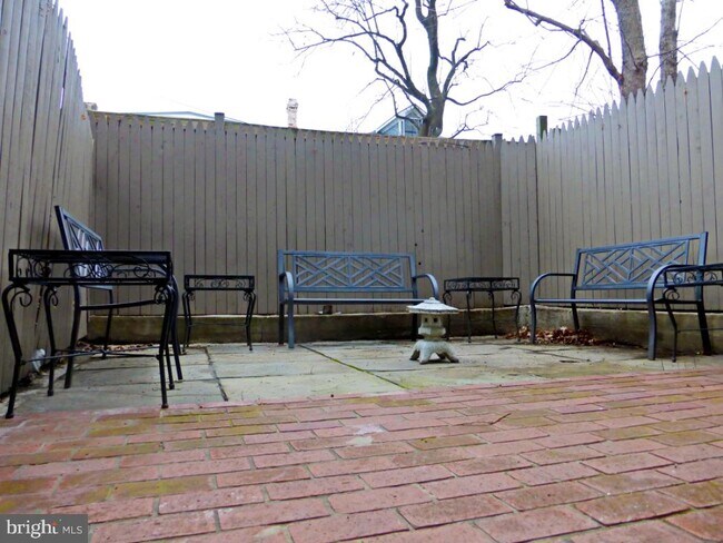 Foto del edificio - 410 Elm St NW