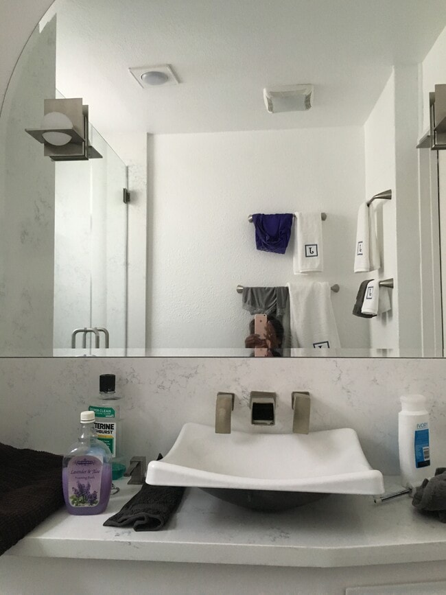 Upstairs bathroom - 3512 Pacific Ave