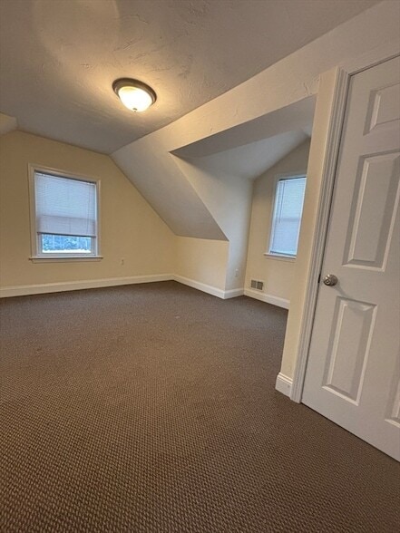 Building Photo - 15 Buckingham St