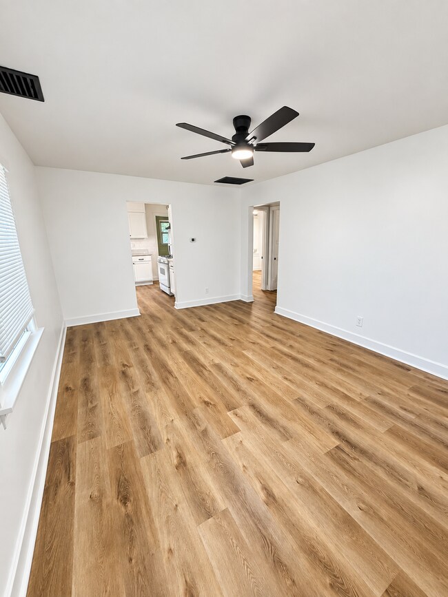 Foto del edificio - 902 Camden Ave