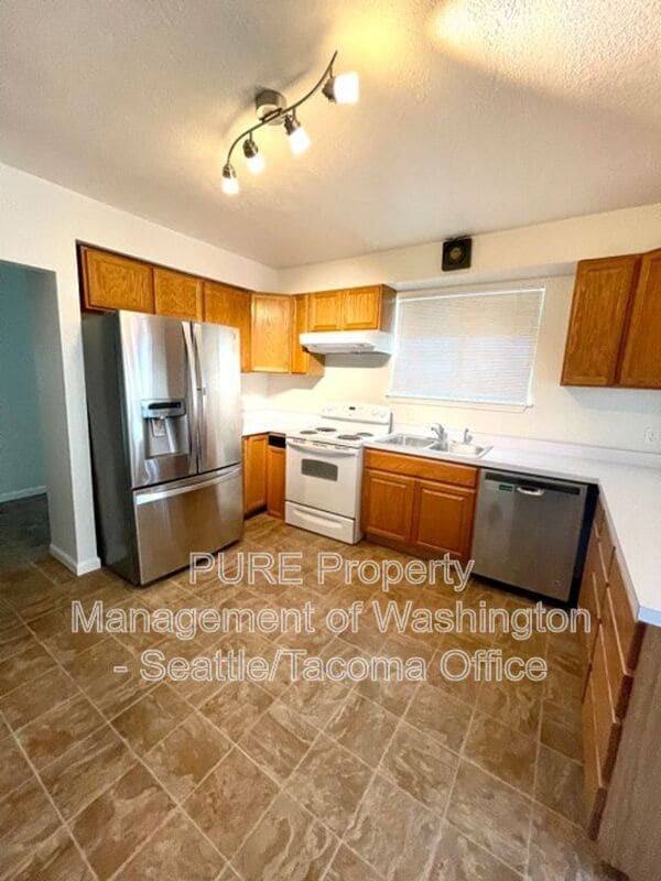 Building Photo - 8408 18th Ave SW