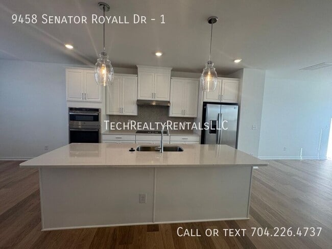 Foto del edificio - 9458 Senator Royall Dr