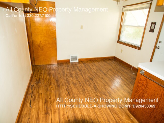 Foto del edificio - 5154 E 115th St