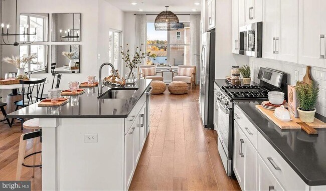 Foto del edificio - 727 Peony Ln