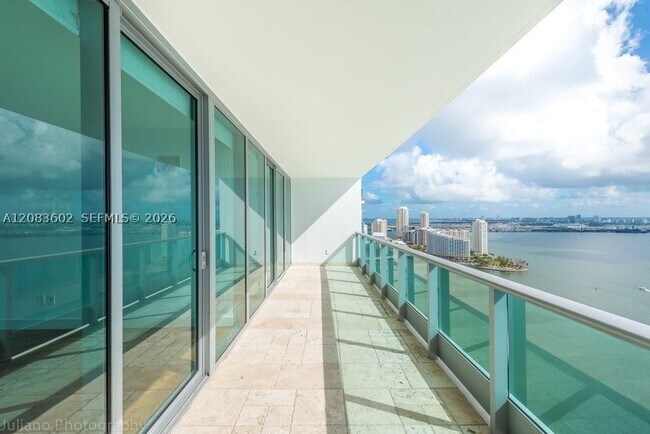 Building Photo - 1331 Brickell Bay Dr