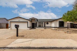 Building Photo - 2420 E Garnet Ave