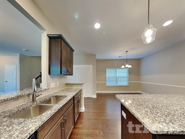 Building Photo - 102 Ellis Mill St