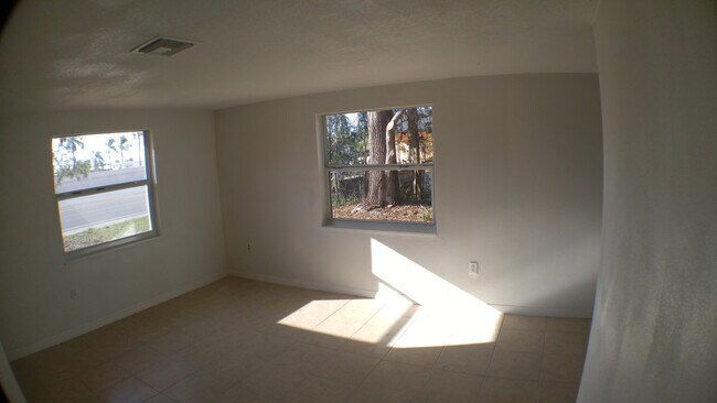 Foto del edificio - 5017 9th St, E.